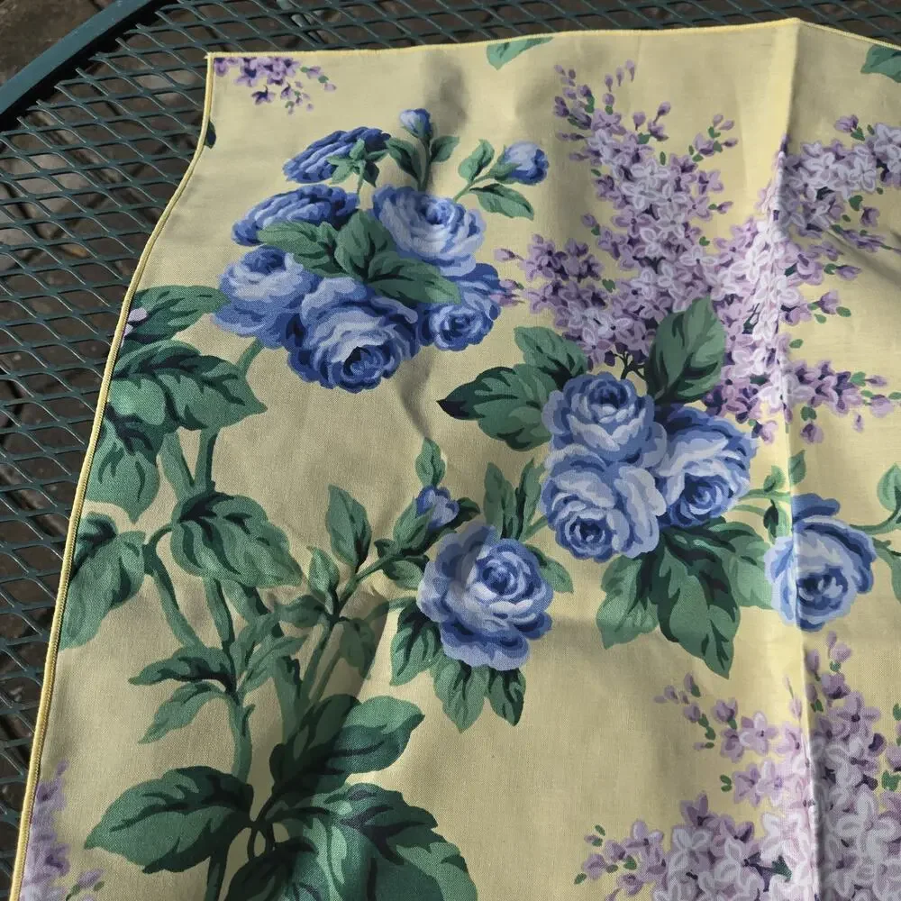 longaberger‎ Table Square Napkin Lilac Rose 24